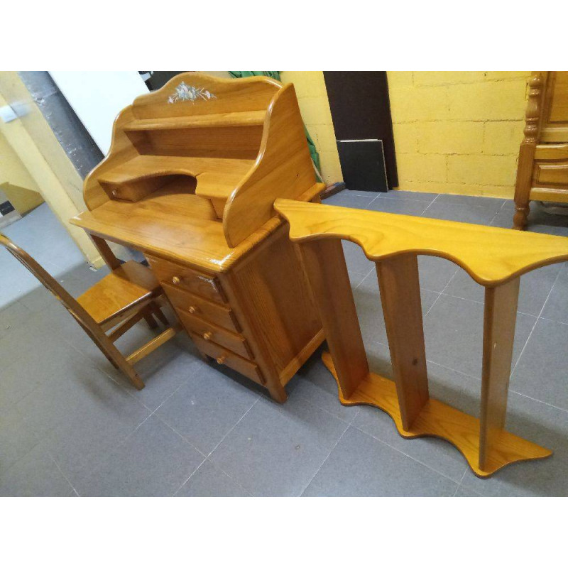 ESCRITORIO MADERA FLORES+SILLA+ESTANTERÍA 