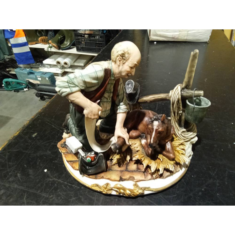 FIGURA CAPODIMONTE  VETERINARIO