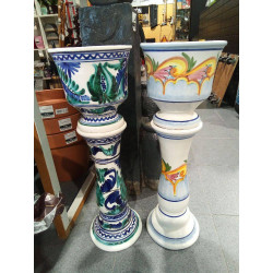 MACETA C/PIE DECORADA