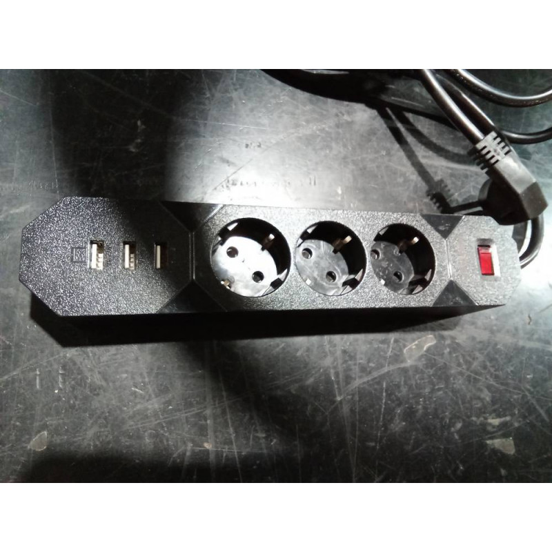 REGLETA 3 ENCHUFES 3 USB