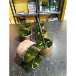 6 VASOS VERDES DE BODEGA CON BASE DE MADERA