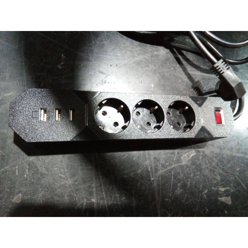 REGLETA 3 ENCHUFES 3 USB