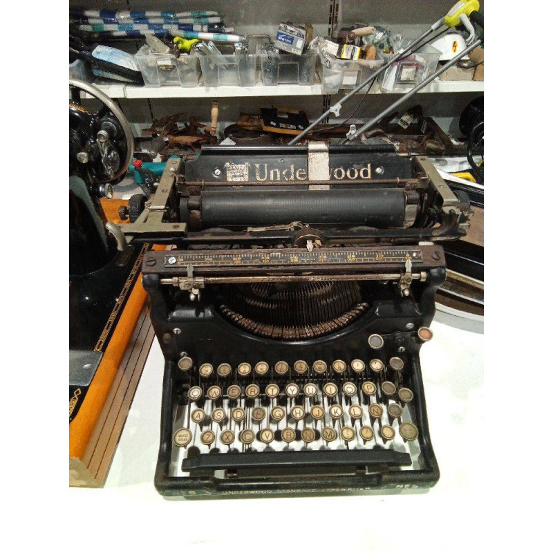 MAQUINA ESCRIBIR UNDERWOOD