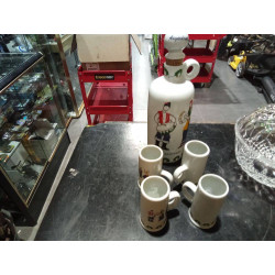 LICORERA CON CHUPITOS 