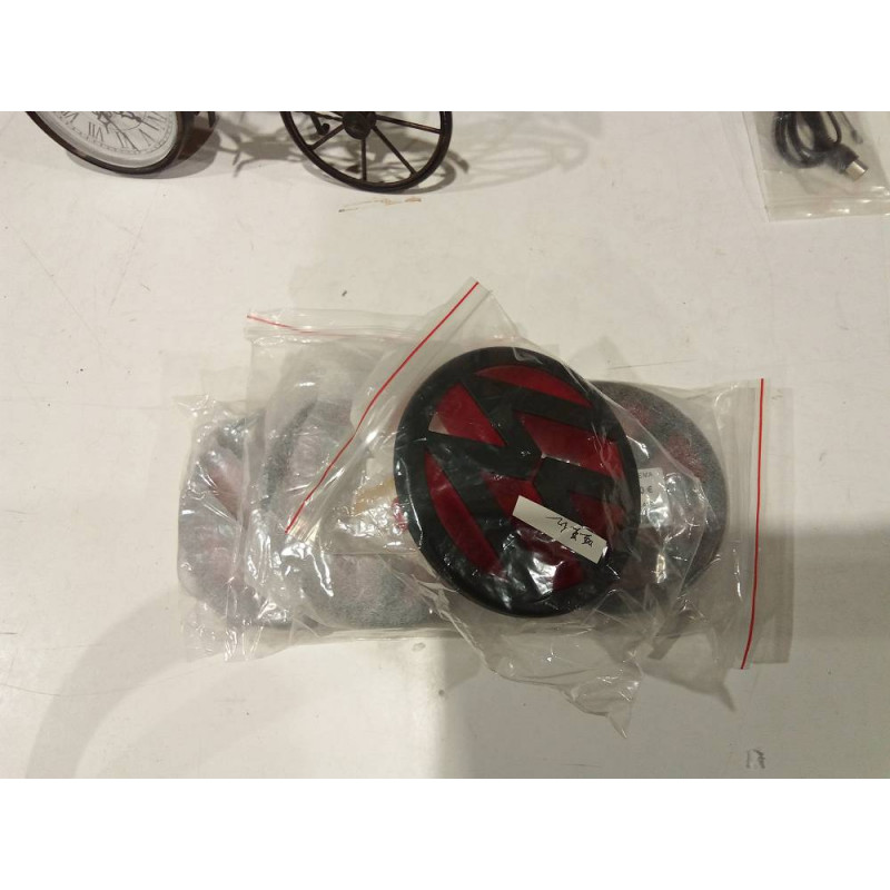 EMBLEMA FRONTAL WOLSWAGEN