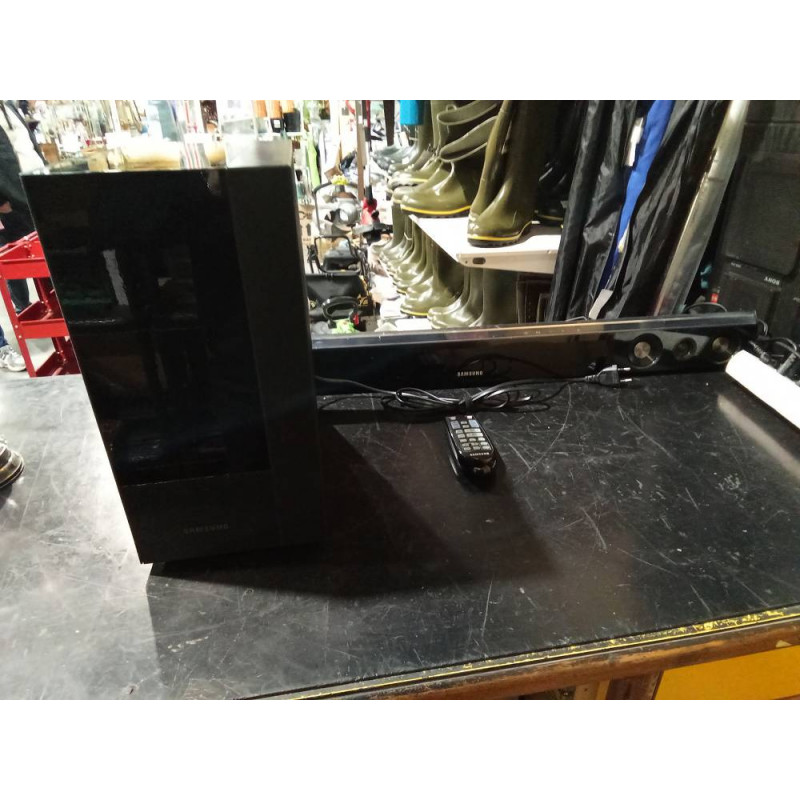 BARRA DE SONIDO CON SUBWOOFER SAMSUNG CON MANDO
