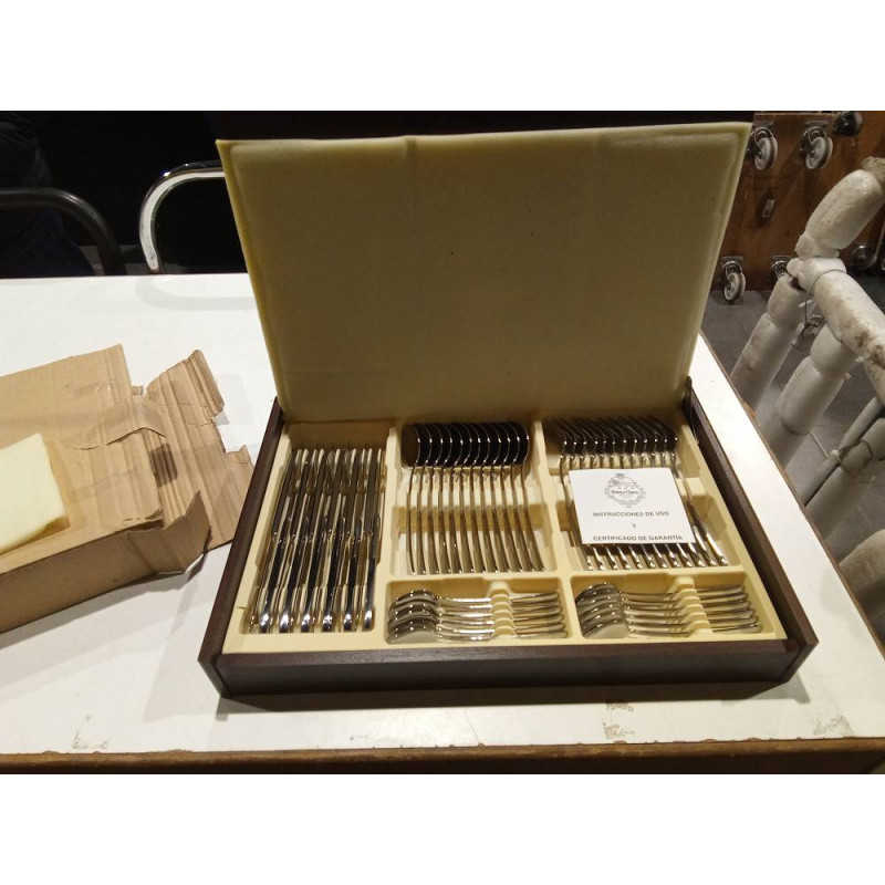 CUBERTERIA 12 SERV SANTA. CLARA ACERO 18/10