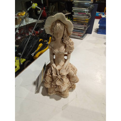 FIGURA DAMA EN GRES