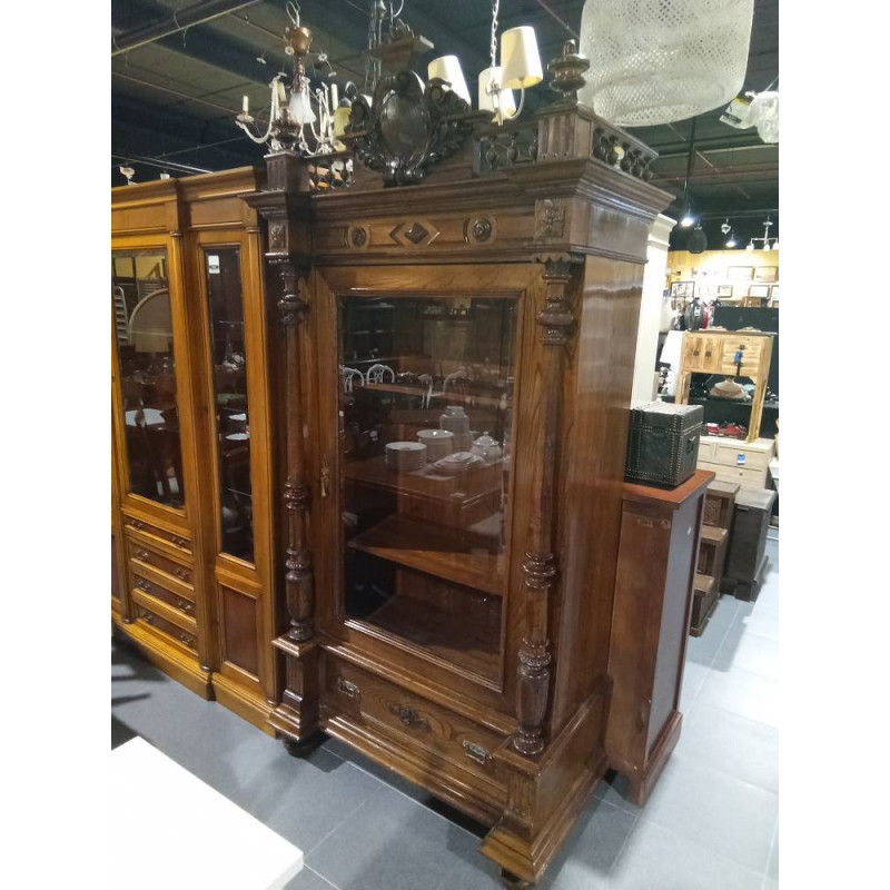 VITRINA ANTIGUA CASTAÑO