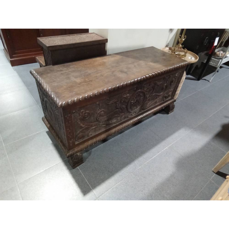  BAUL ANTIGUO TALLADO CASTAÑO