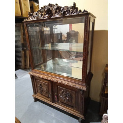 VITRINA ANTIGUA MADERA TALLADA