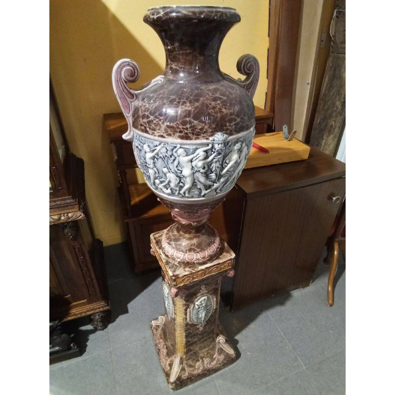 PEANA Y JARRÓN ESTILO MODERNISTA