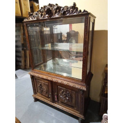 VITRINA ANTIGUA MADERA TALLADA