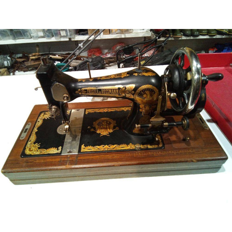 MAQUINA DE COSER FRISTER Y ROSSMAN EN USO