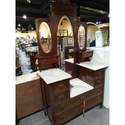 TOCADOR ANTIGUO MADERA TALLADA