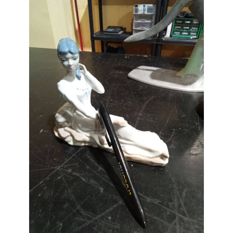 DAMA DE PORCELANAS CASADES