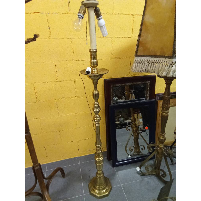 LÁMPARA PIE 2 BOMBILLAS LATON