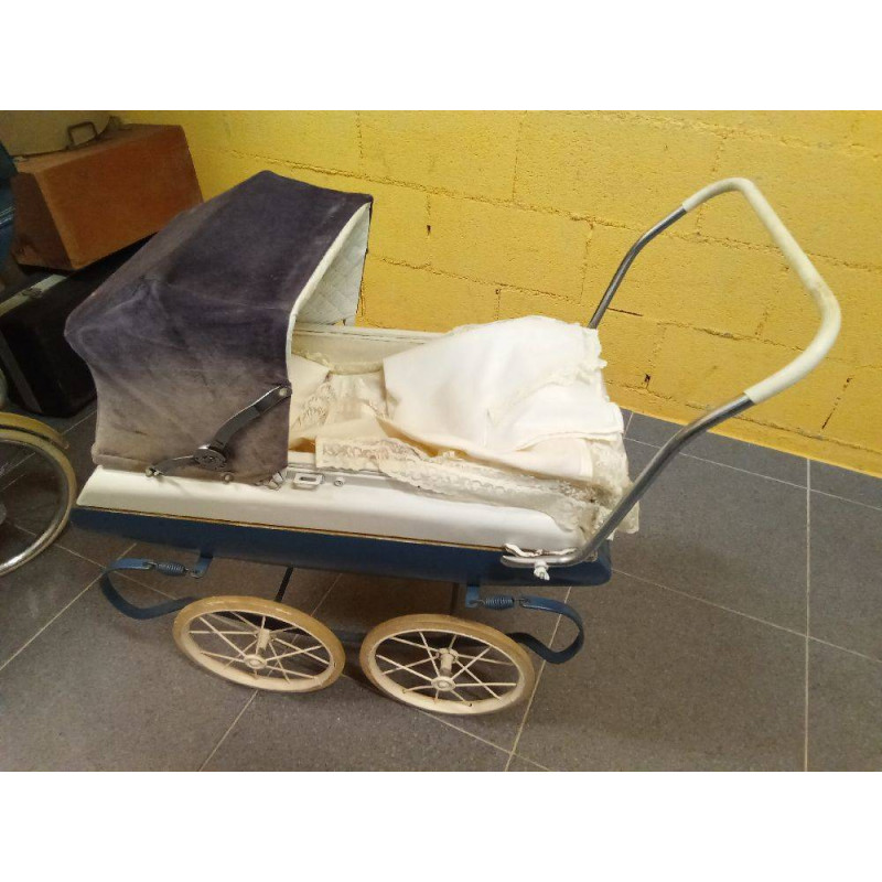 COCHE MUÑECAS INGLES ANTIGUO + ROPA