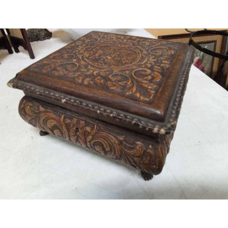 CAJA ANTIGUA PIEL