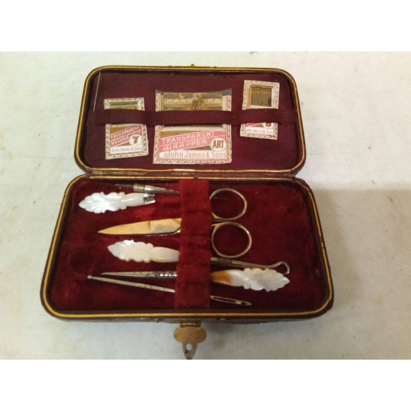 NECESER INGLES DE COSTURA ANTIGUO