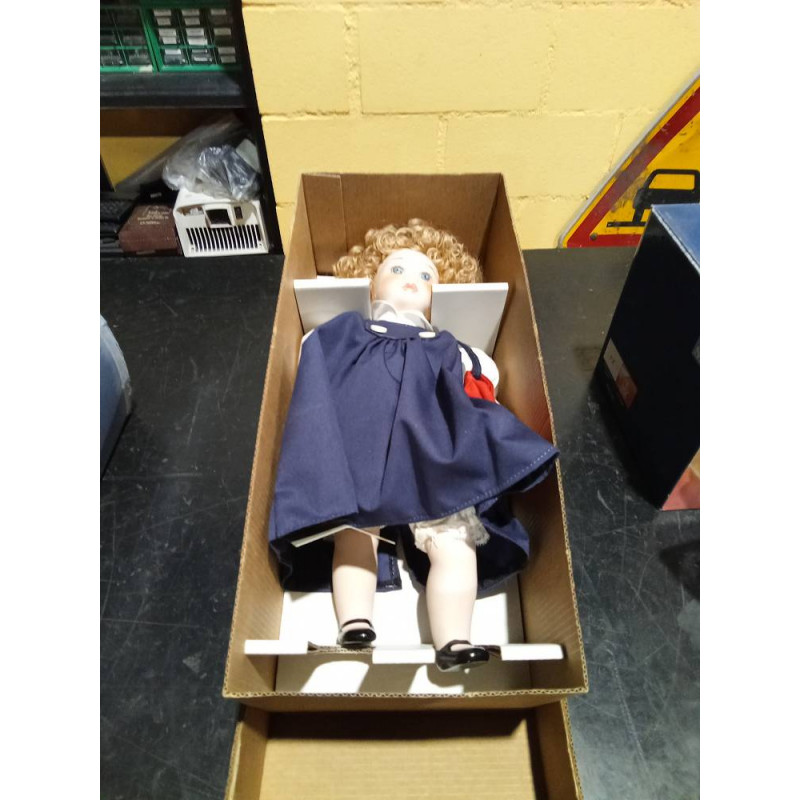 MUÑUCA PORCELANA FANAS