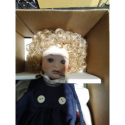 MUÑUCA PORCELANA FANAS