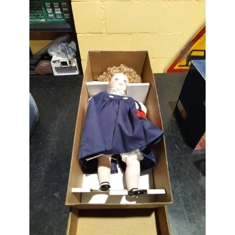 MUÑUCA PORCELANA FANAS