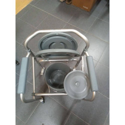 SILLA DE BAÑO  CON RUEDAS