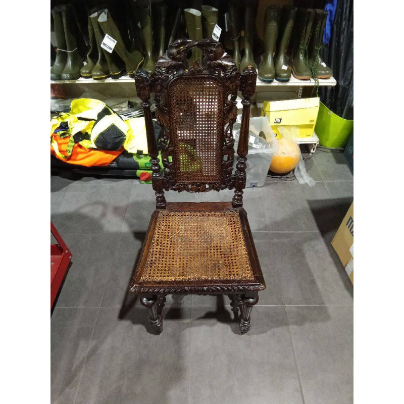 LOTE 6 SILLAS TALLADAS ANTIGUAS