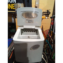 MAQUINA DOMESTICA DE HIELO...