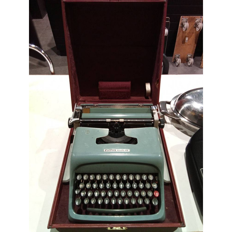 MÁQUINA ESCRIBIR OLIVETTI STUDIO 44