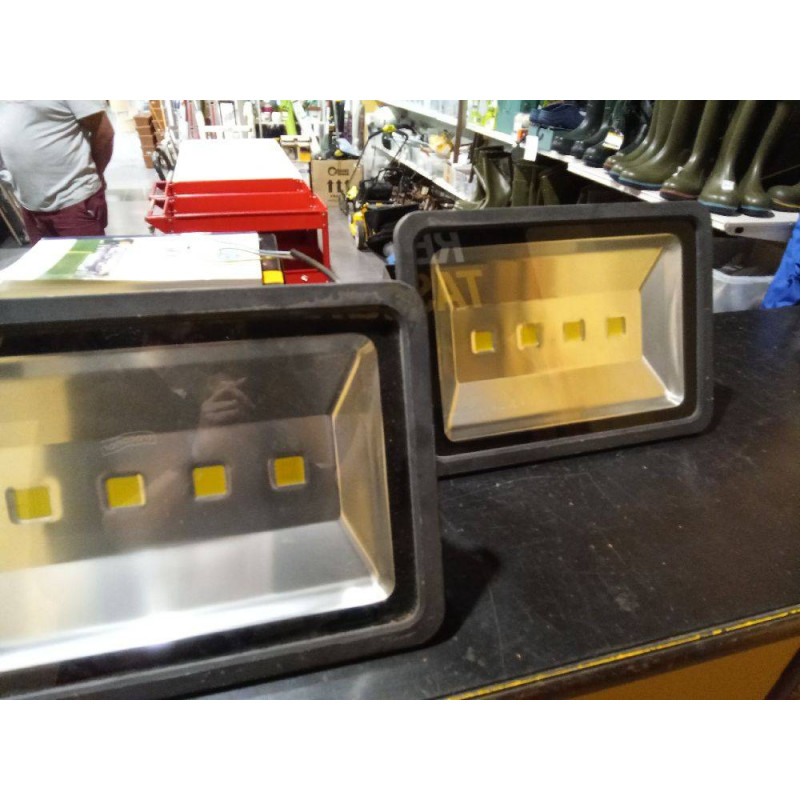 PROYECTOR 200W