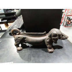 PERRO SALCHICHA LIMPIABOTAS...