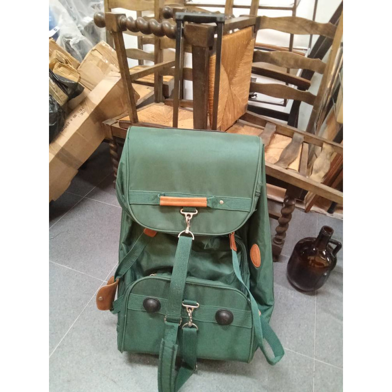 MALETA VERDE CON RUEDAS