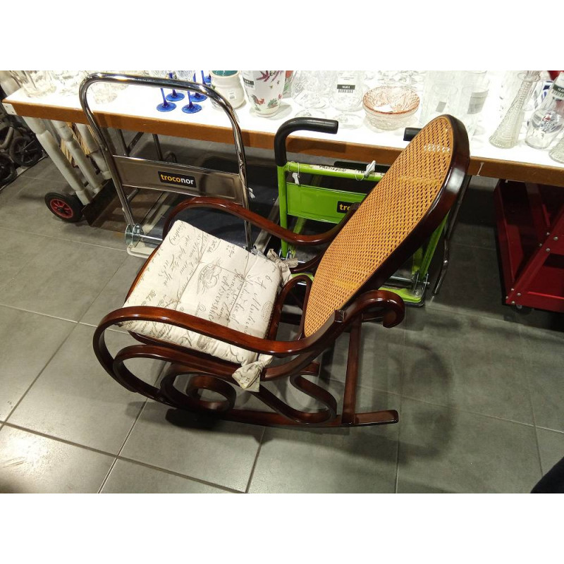 MECEDORA DE REJILLA THONET