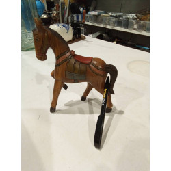 CABALLO DE MADERA