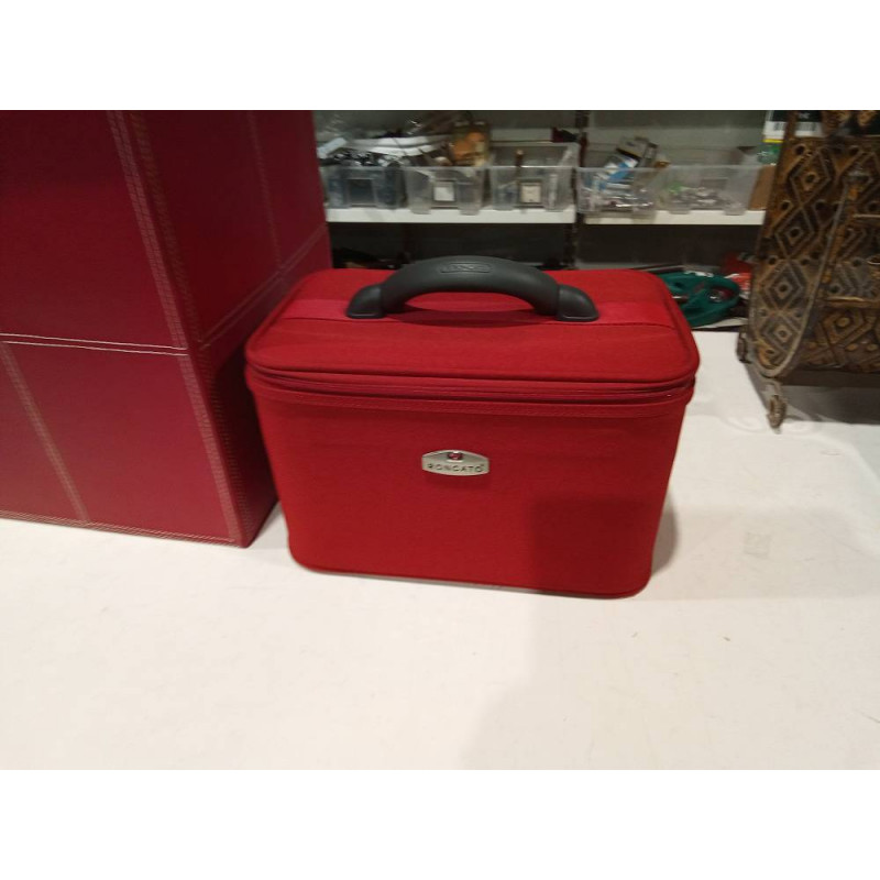 NECESER ROJO