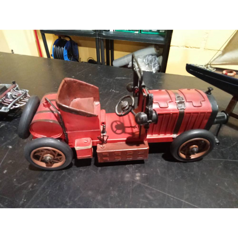 COCHE ROJO DE LATA