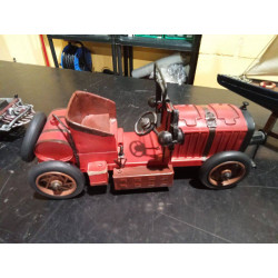 COCHE ROJO DE LATA