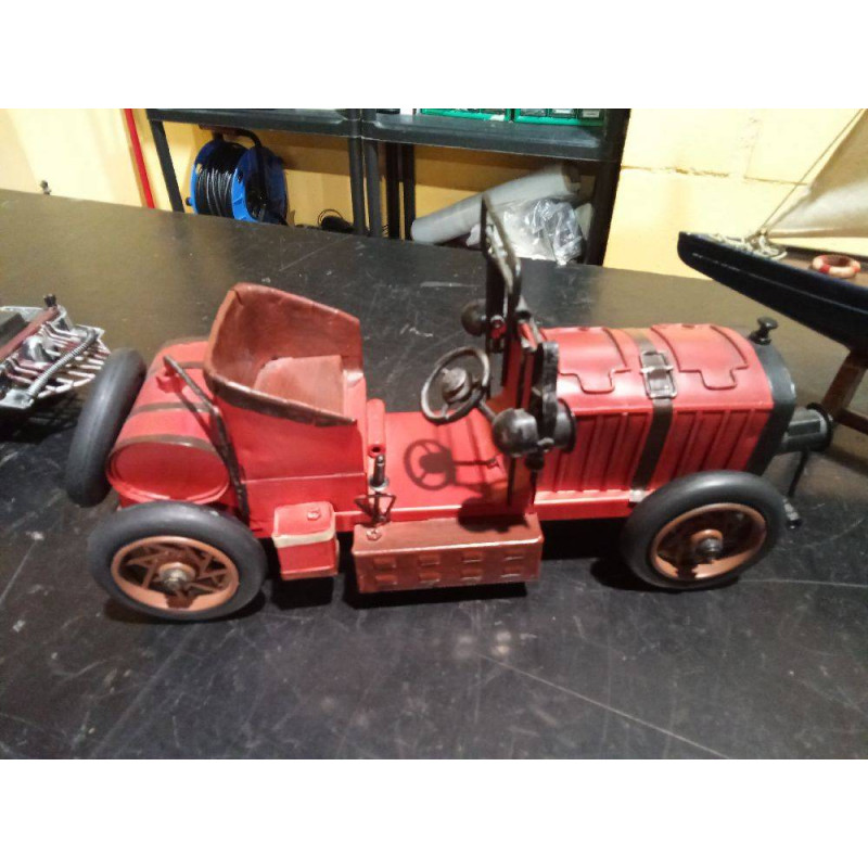 COCHE ROJO DE LATA