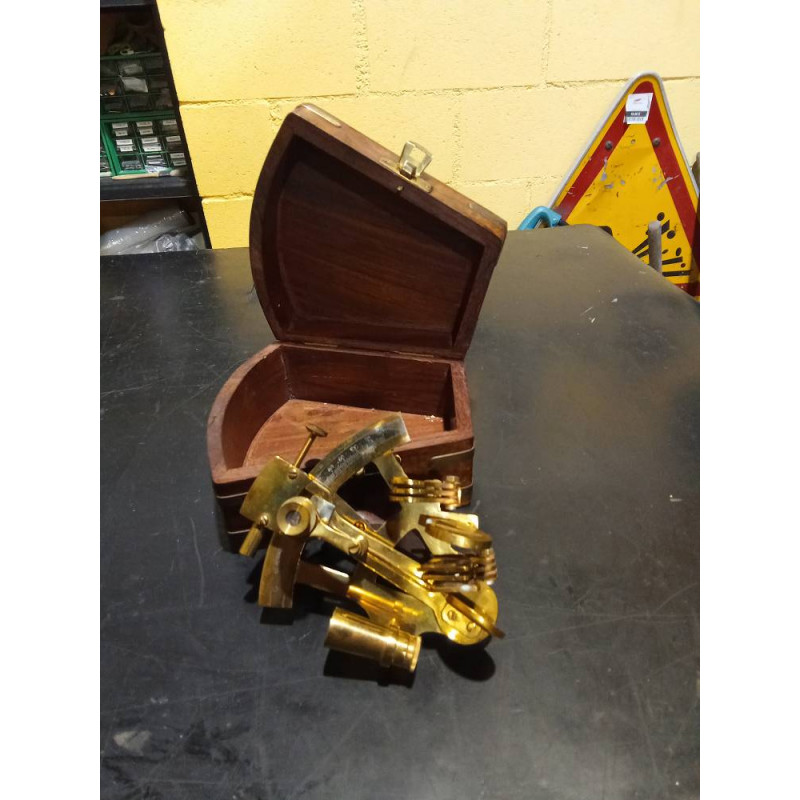 SEXTANTE DE LATON PULIDO
