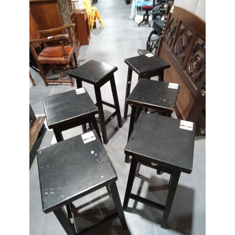TABURETE NEGRO