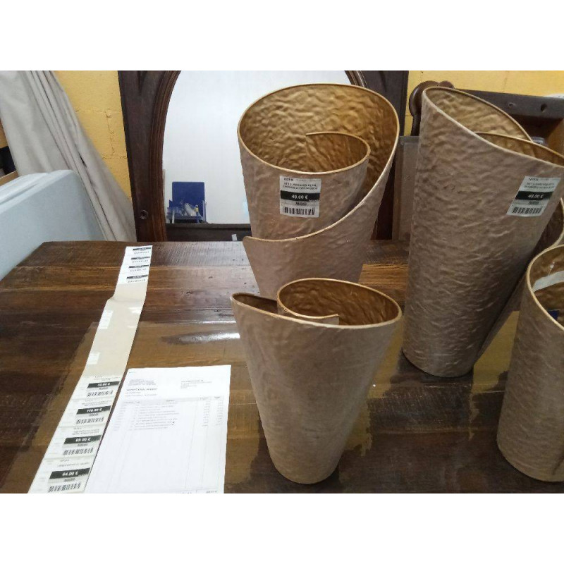 SET 2 JARRONES METAL 26X29X53-21X21X34 BEIGE
