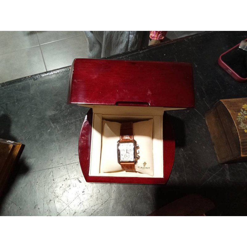 RELOJ CAUNY