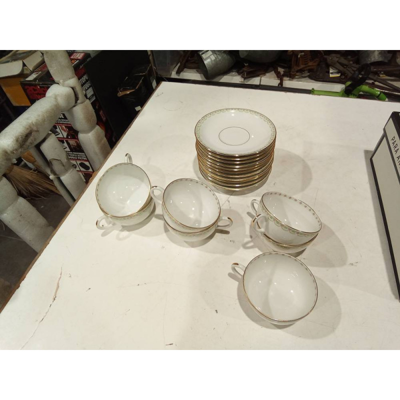 LOTE 7 TAZAS Y 11 PLATOS LIMOGES