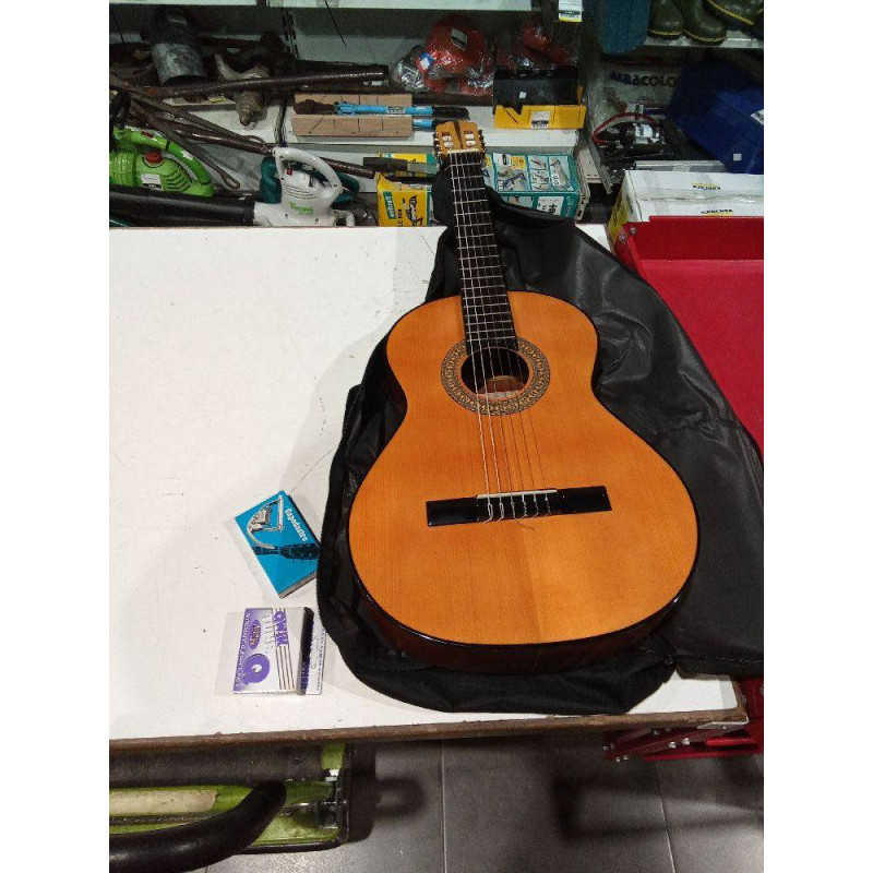 GUITARRA MARCE MOD. CHARRITA CON FUNDA Y ACC