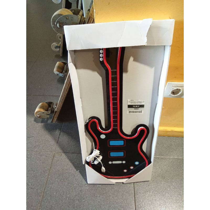 DECORACION LUMINOSA LED 28X1,5X63 GUITARRA