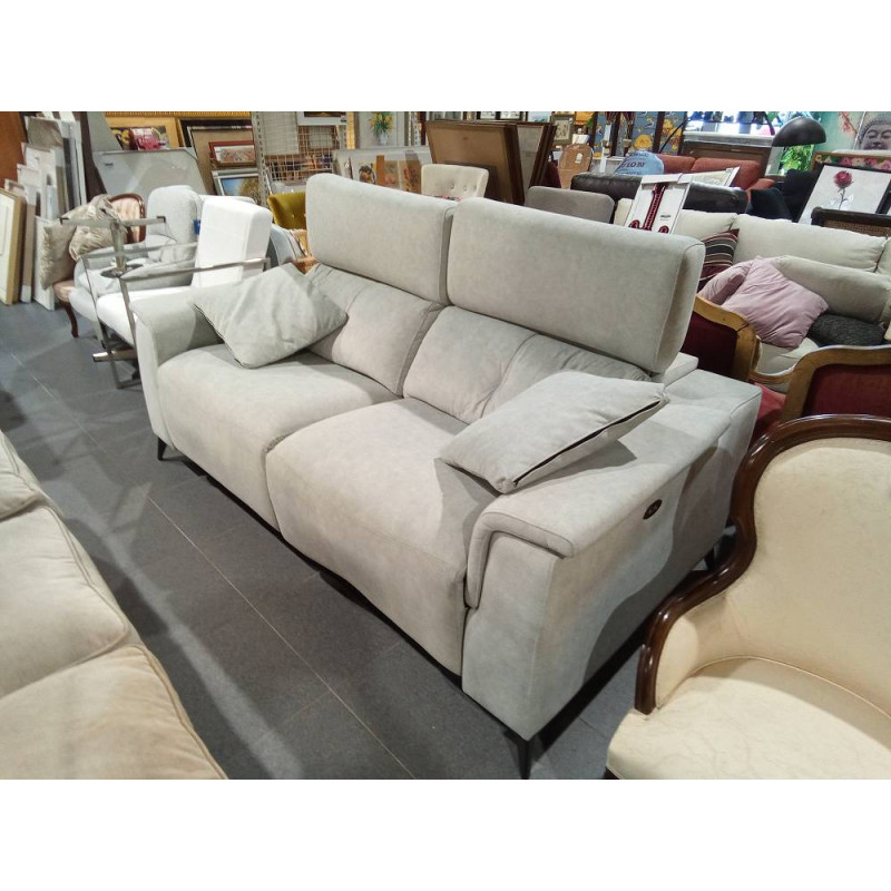 SOFA GRIS  2 PLAZAS ELECTRICO + 2 COJINES