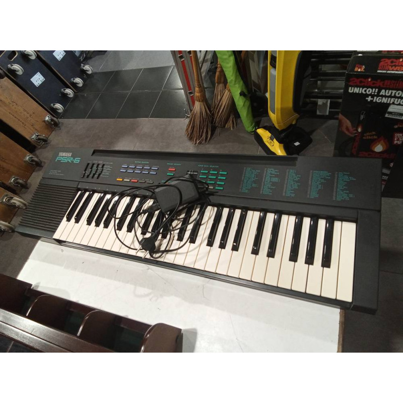TECLADO YAMAHA PSR-6