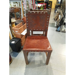 SILLA MADERA Y CUERO REPUJADO